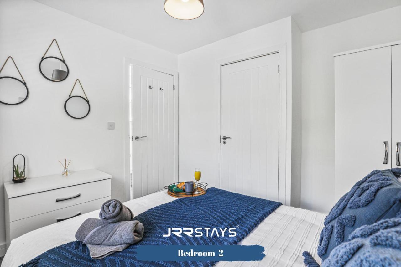 Wolverhampton - Amazing 3 Bedroom, Sleeps 6, Wi-Fi - Jrr Stays Bagian luar foto