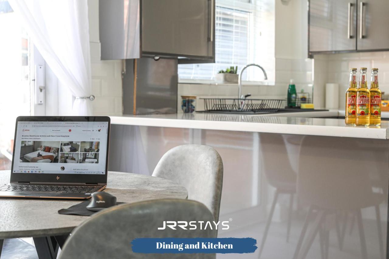 Wolverhampton - Amazing 3 Bedroom, Sleeps 6, Wi-Fi - Jrr Stays Bagian luar foto