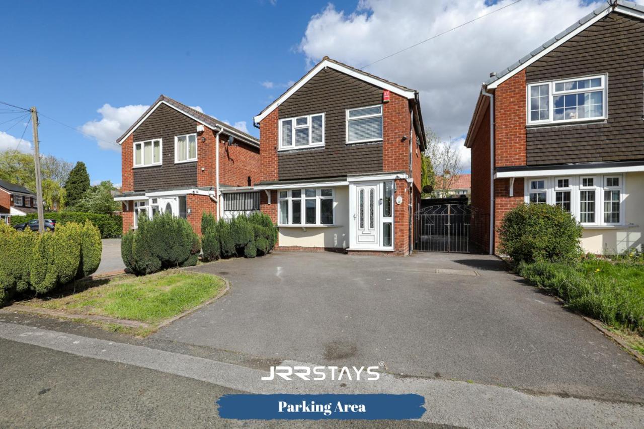 Wolverhampton - Amazing 3 Bedroom, Sleeps 6, Wi-Fi - Jrr Stays Bagian luar foto
