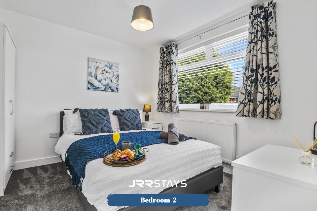 Wolverhampton - Amazing 3 Bedroom, Sleeps 6, Wi-Fi - Jrr Stays Bagian luar foto